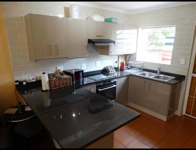 2 BEDROOM TOWNHOUSE FOR SALE IN DIE HOEWES